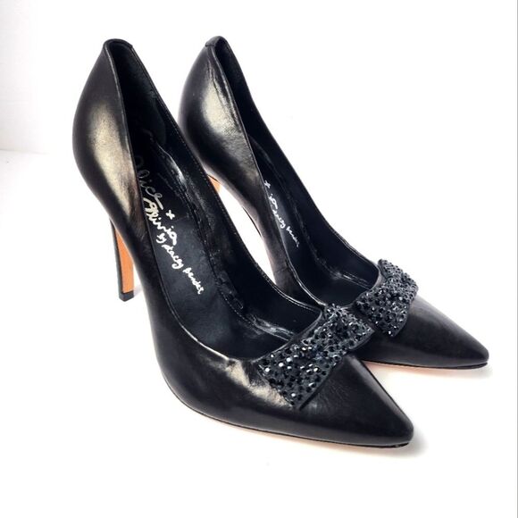 Alice + Olivia Rhinestone Bow Leather Black Pump Heels Size 37.5 - Picture 1 of 8
